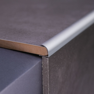 Slika ALU završna lajsna za keramičke pločice 10 mm 2,7 m otvorena srebrna